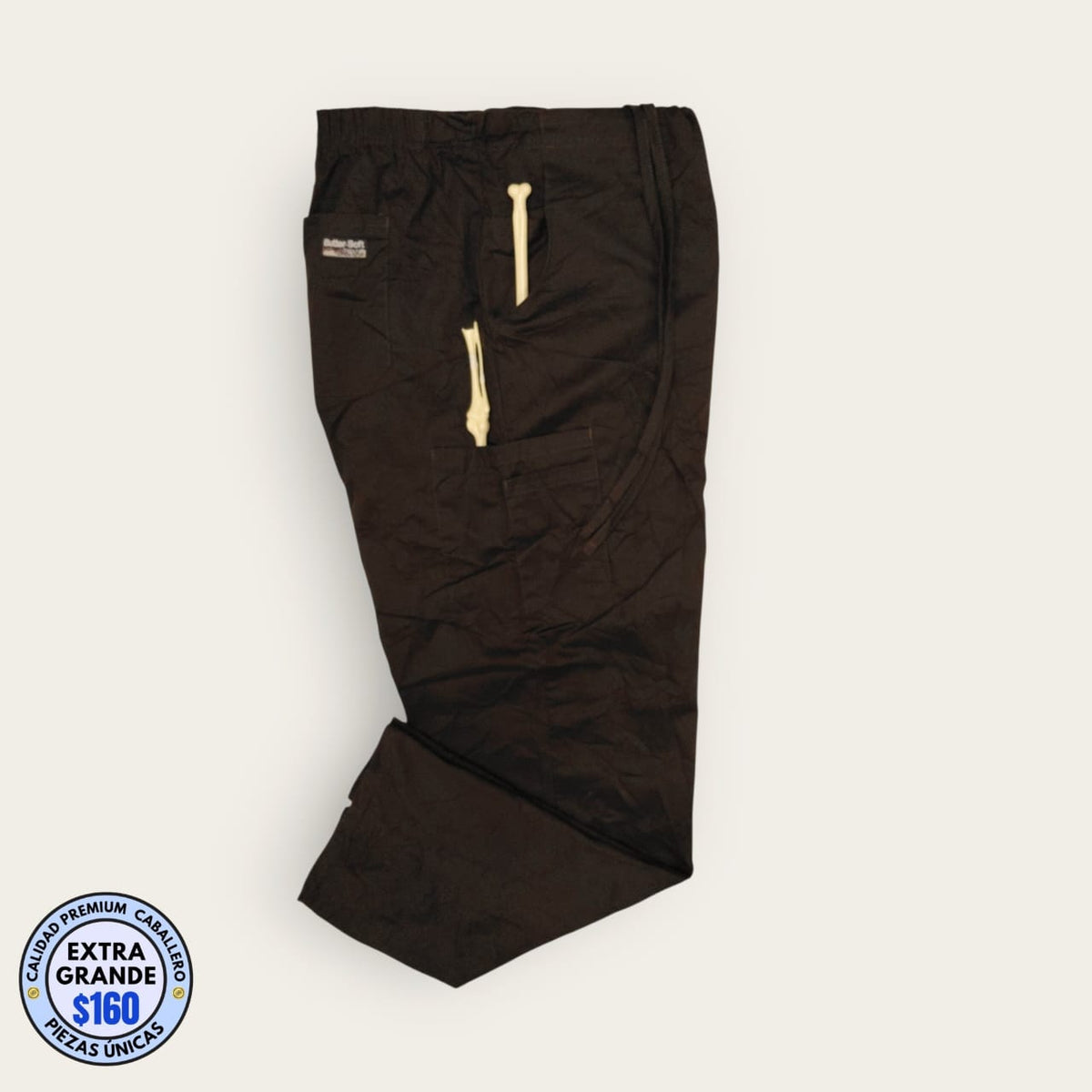 Pantalón médico Butter-Soft café, talla extragrande para caballero, línea Premium de Uniformes MID.