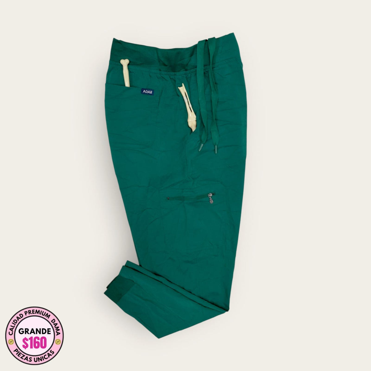 Pantalón médico ADAR verde con cordón, talla grande para dama, disponible en Uniformes MID.