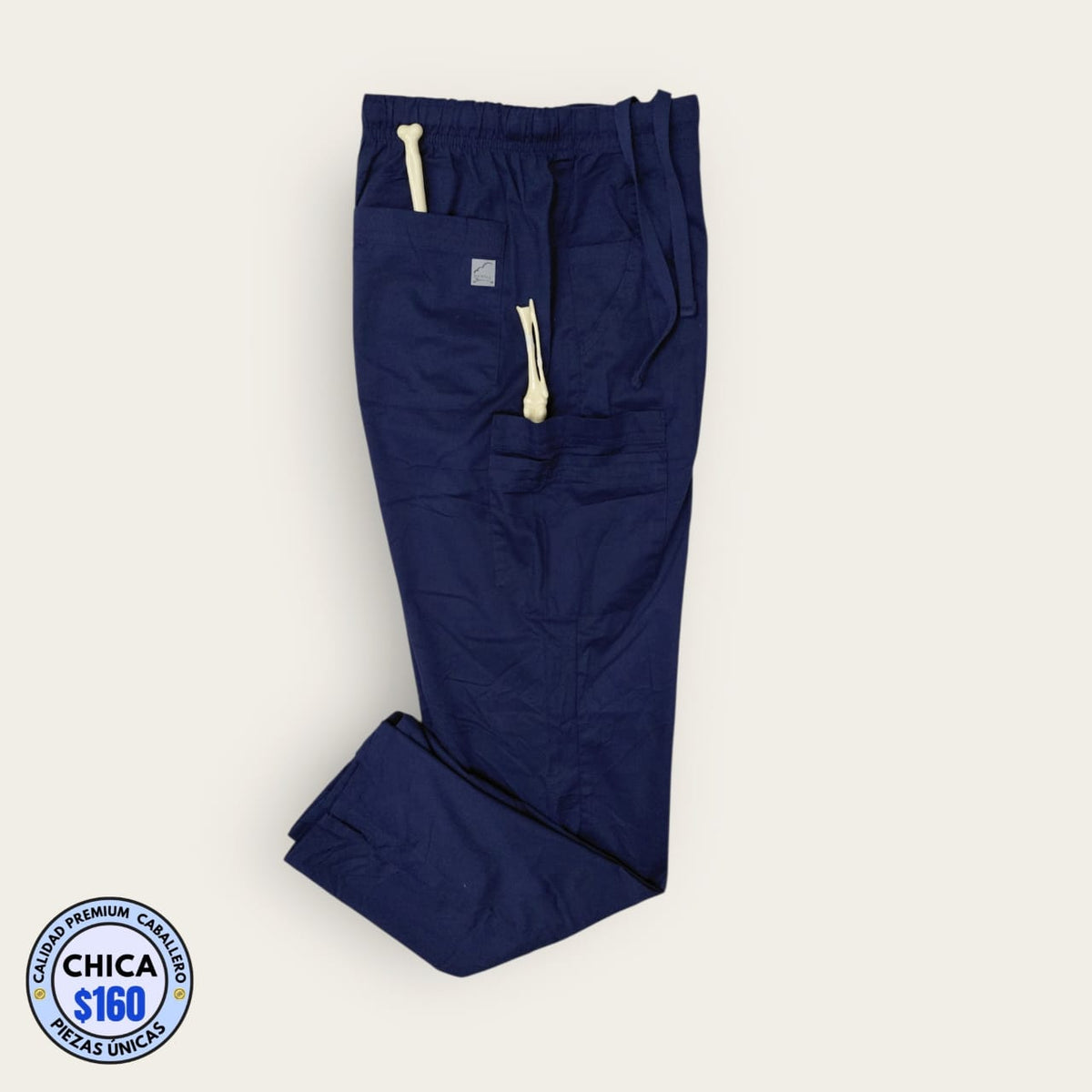 Pantalón médico azul marino cargo, talla chica para caballero, línea Premium de Uniformes MID.