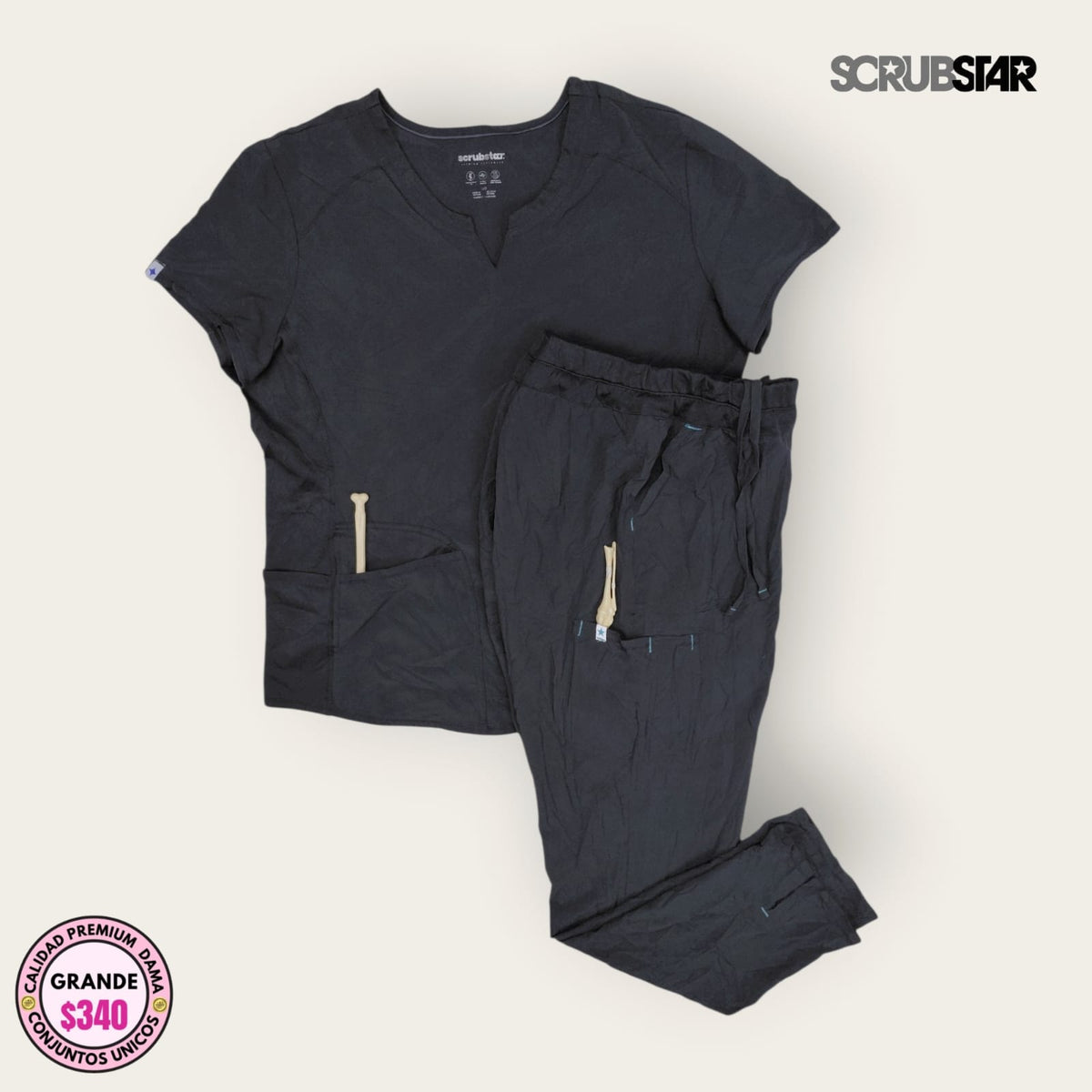 Conjunto médico Scrubstar gris grafito, talla grande para dama, disponible en Uniformes MID.