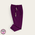 Pantalón médico vino con bolsillo cargo, talla extragrande para dama, disponible en Uniformes MID.