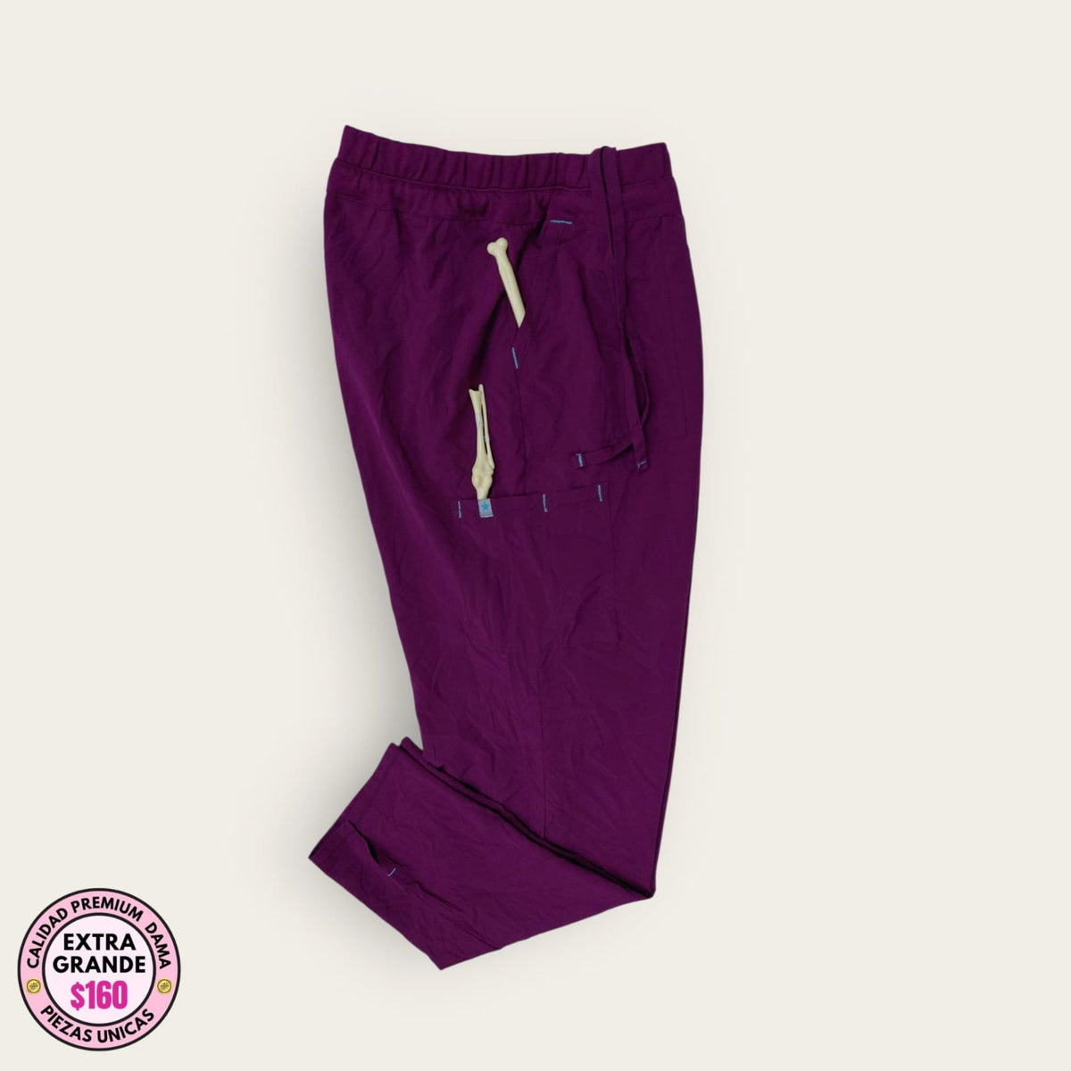Pantalón médico vino con bolsillo cargo, talla extragrande para dama, disponible en Uniformes MID.