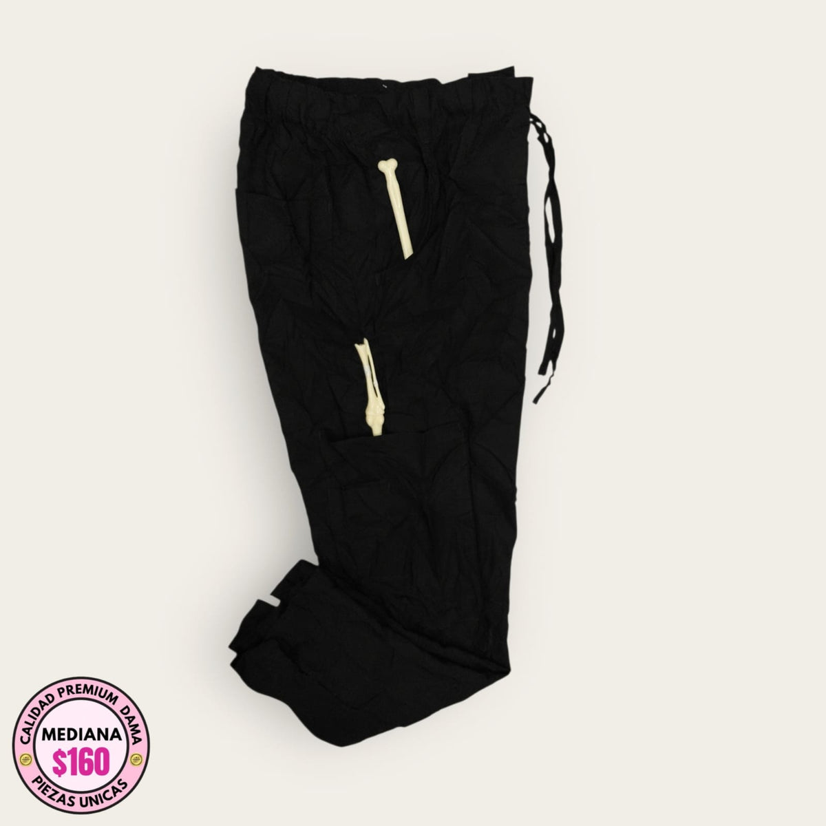 Pantalón médico premium negro con cordón, talla mediana para dama; vista de la prenda disponible en Uniformes MID.
