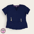 Filipina médica azul marino con ribete rosa, talla extragrande para dama, disponible en Uniformes MID.