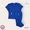 Conjunto médico premium MedCouture color azul rey para dama talla L